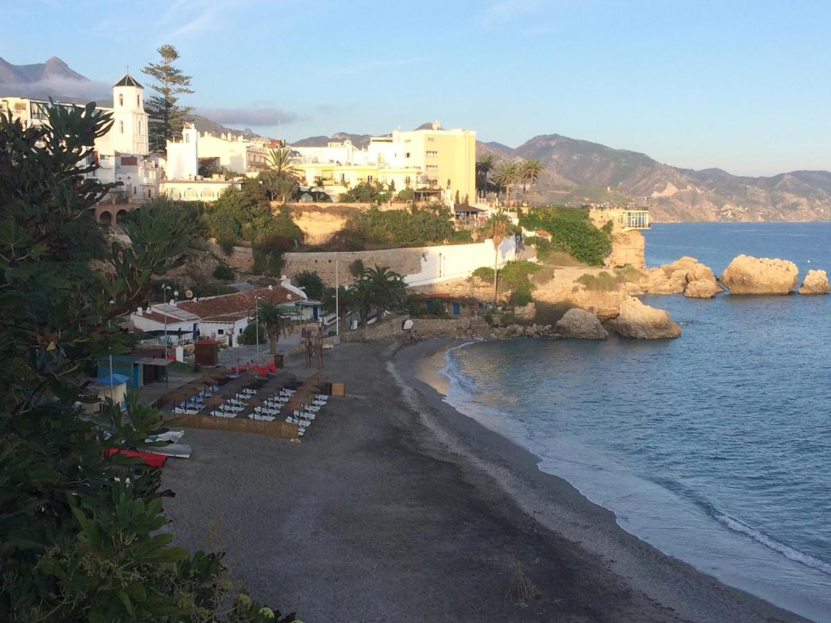 Sea & Pool View Garden Apartment Las Palmeras Nerja Eksteriør billede