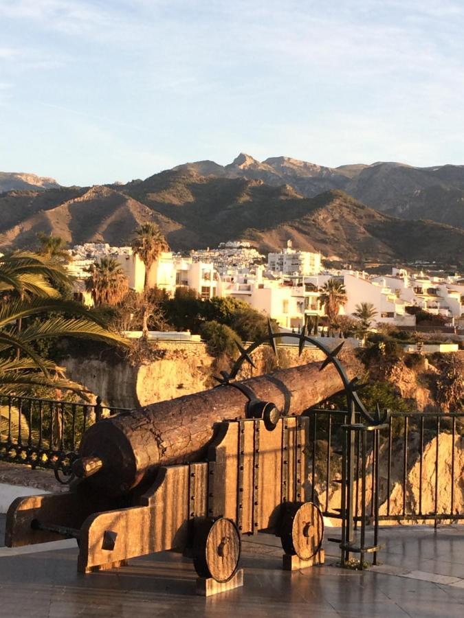 Sea & Pool View Garden Apartment Las Palmeras Nerja Eksteriør billede